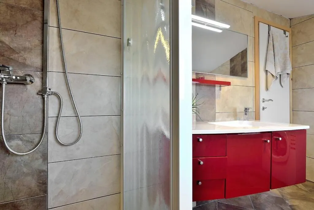 Comfortable Apartment Near Pula Marčana