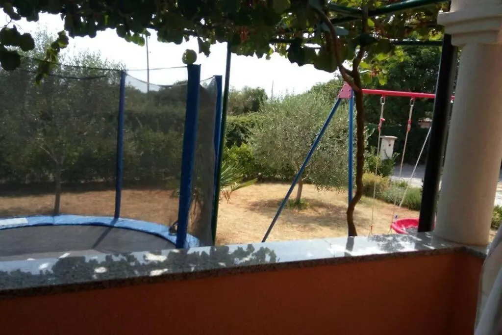 Comfortable Apartment Near Pula Marcana