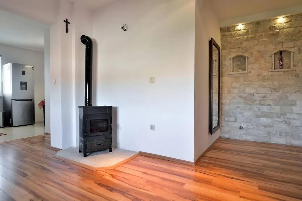 Comfortable Apartment Near Pula Marčana Kroatien