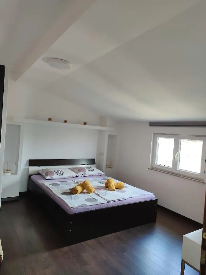 Comfortable Apartment Near Pula Marčana 0*,  Kroatien